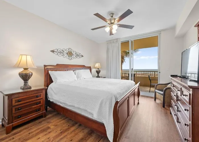 Apartment Club 208c By Youngs Suncoast