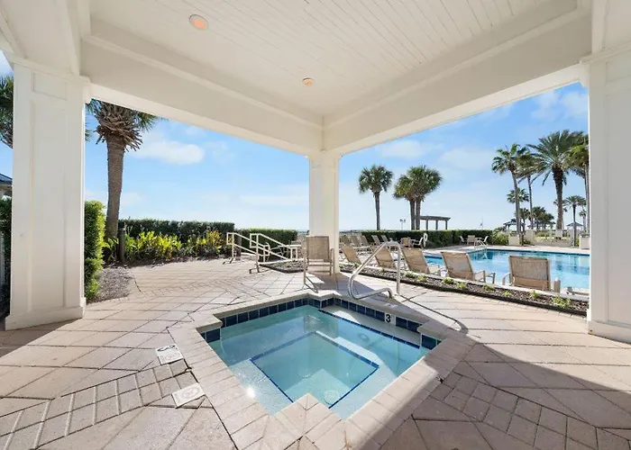 Apartment Club 208c By Youngs Suncoast